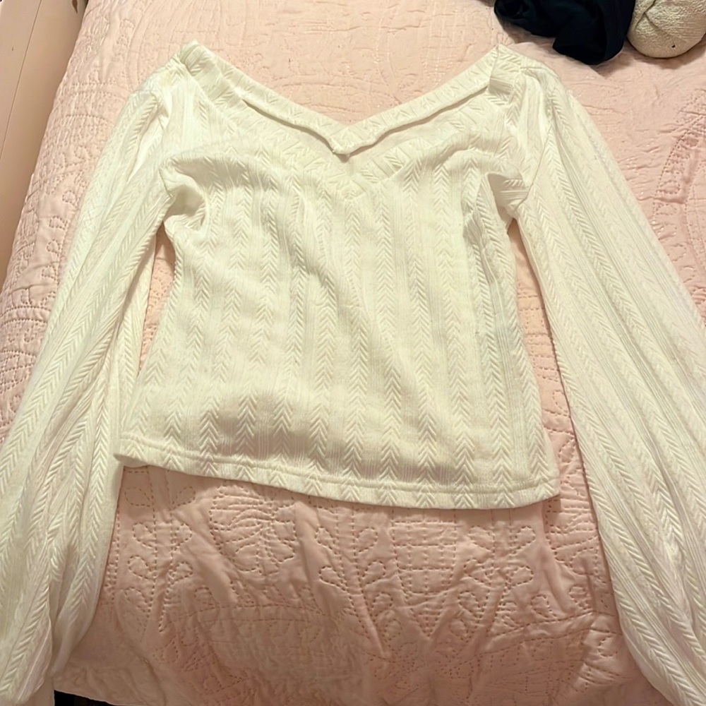 White shirt/sweater